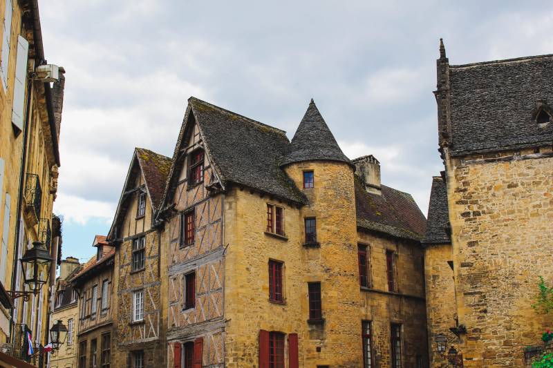 Trouver un courtier en prêt immobilier proche de Sarlat-la-Canéda en Dordogne